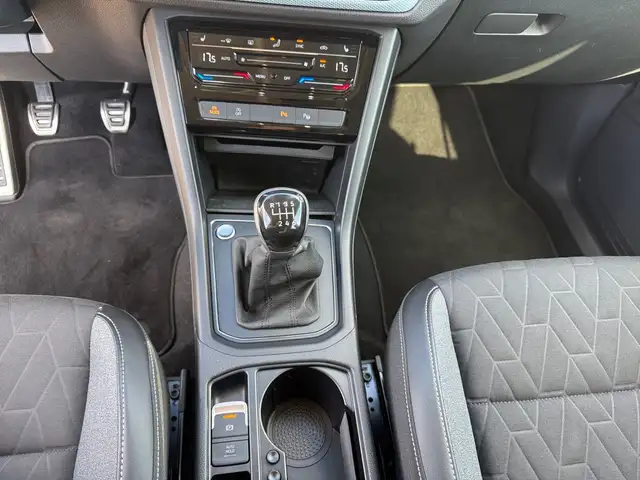 Volkswagen Touran view 9