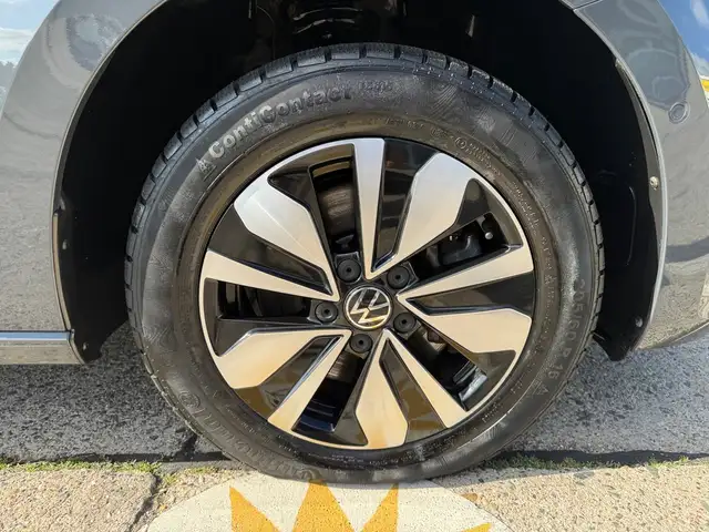 Volkswagen Touran view 15