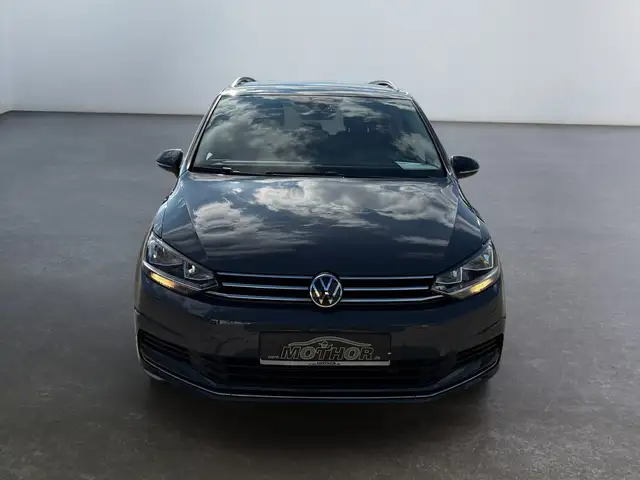 Volkswagen Touran view 6