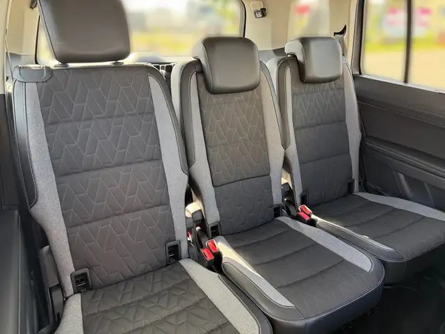 Volkswagen Touran view 11