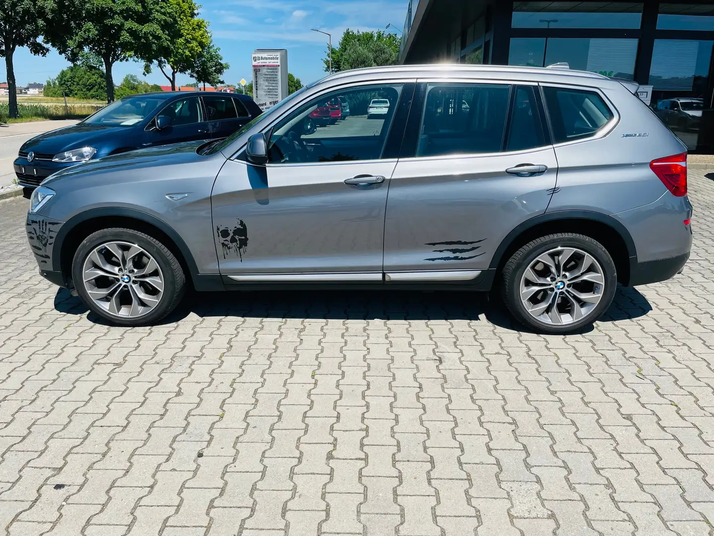 BMW X3 xDrive 20 i xLine Grau - 2