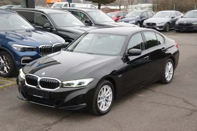 BMW 320 e Limousine*AHK*LIVE*LED*KAM*HUD*HYBRID