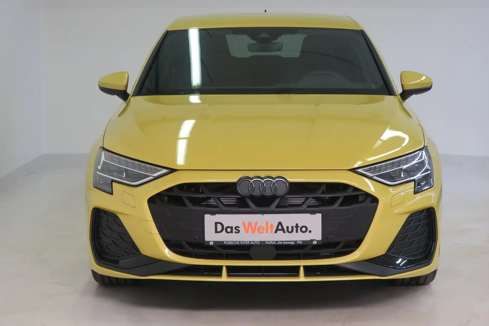 Audi A3 35 TFSI S line Gelb - 2