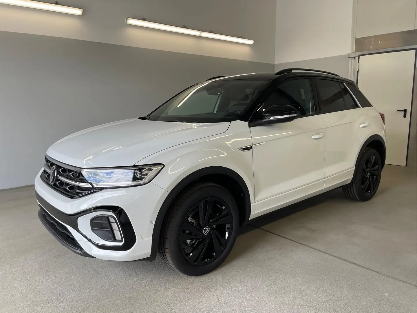Volkswagen T-Roc R-Line 150PS DSG Black+AHK+Matrix+Navi 1.5 TSI ... Weiß - 1