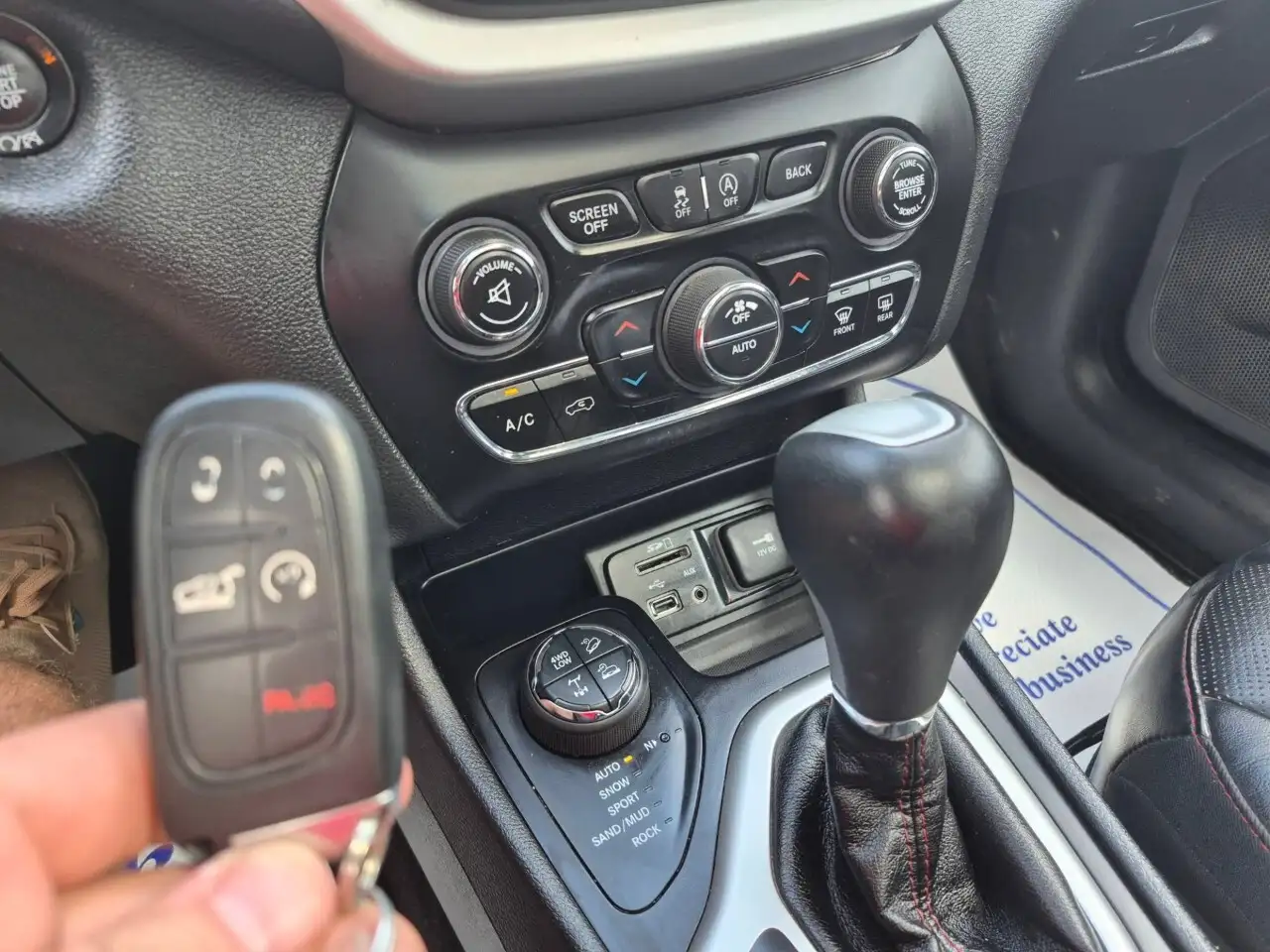 Jeep Cherokee снимка Jeep Cherokee