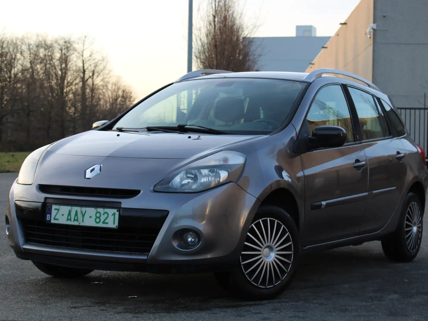 Renault Clio Clio TCe 100 Grandtour Night and Day Grau - 1