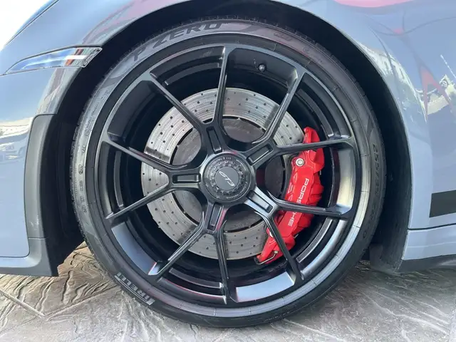 Porsche 911 view 10