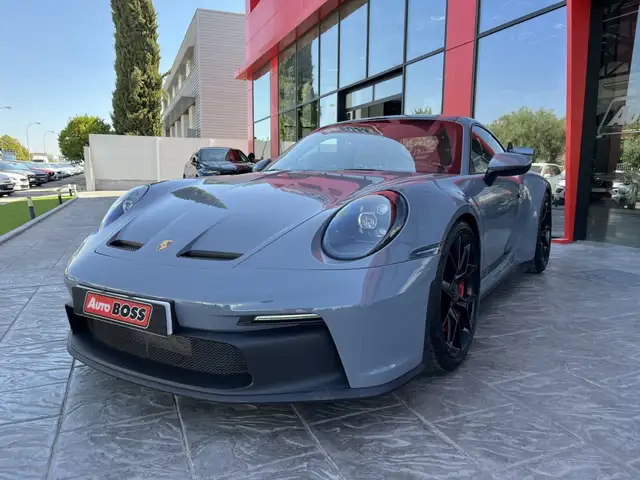 Porsche 911 view 11