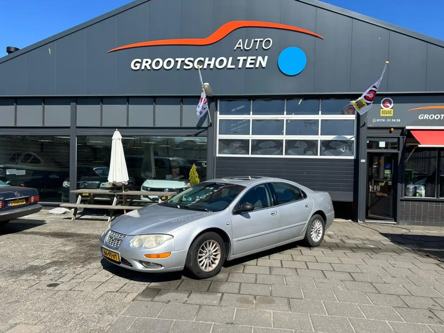 Chrysler 300 M 2.7 I V6 AUT lees de advertentie goed !! Grau - 1
