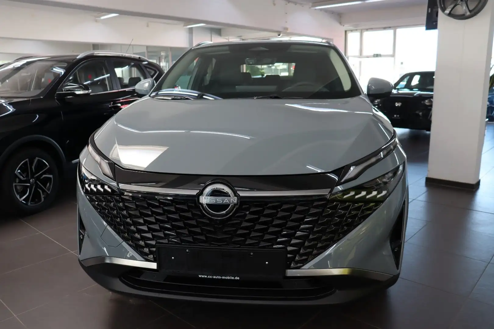 Nissan Qashqai 1.3 AT MHEV Connecta Navi,LED,T.Lederr Gris - 2