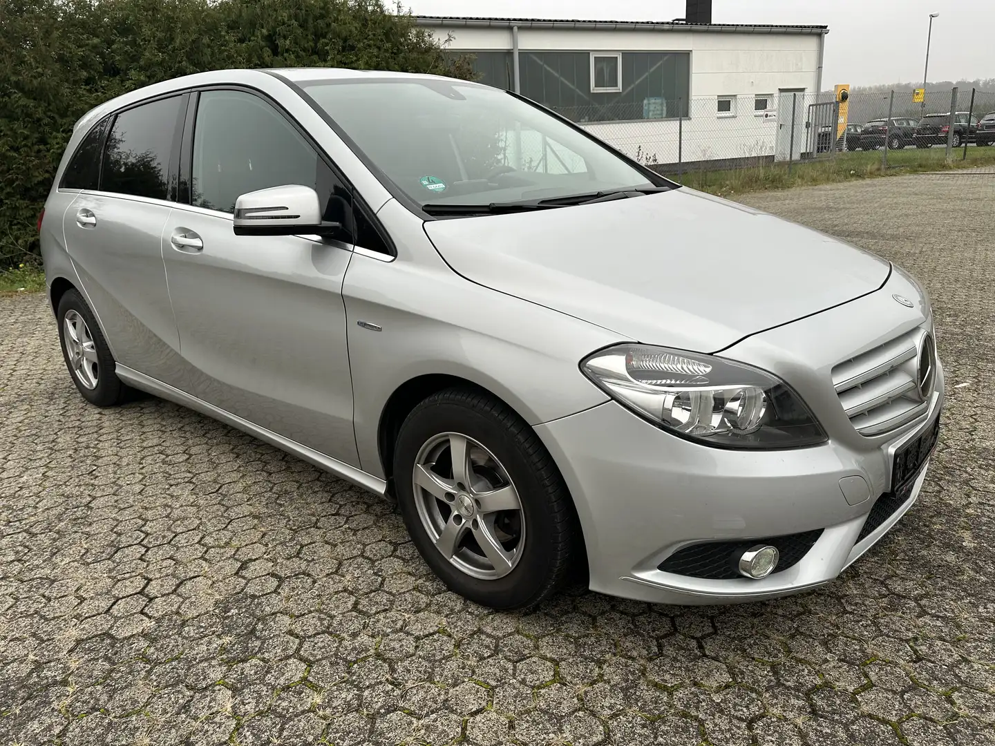 Mercedes-Benz B 180 B 180 * Automatik * HU & Insp. Neu Grau - 2