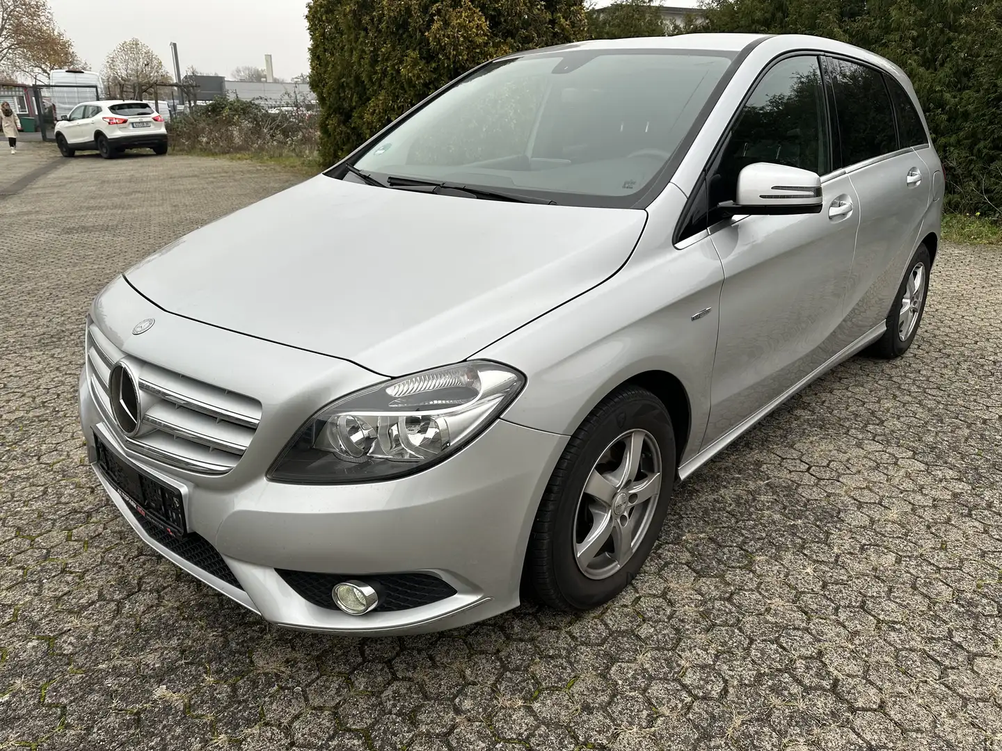 Mercedes-Benz B 180 B 180 * Automatik * HU & Insp. Neu Grau - 1