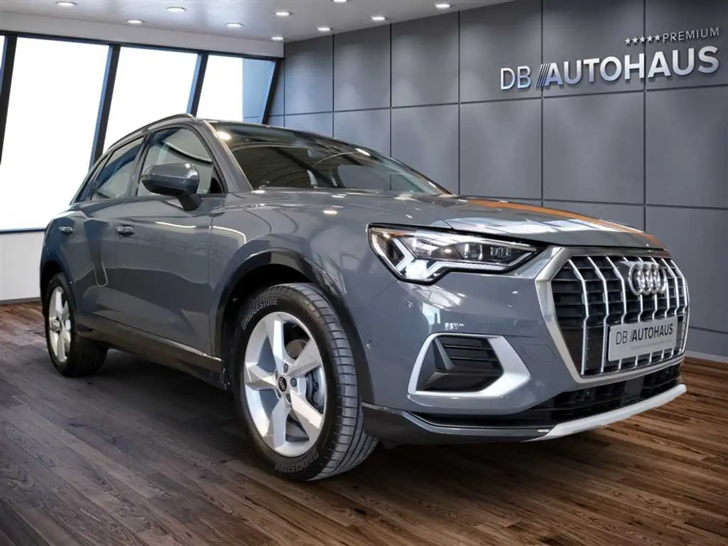 Audi Q3 advanced 35 1.5 TFSI Grau - 2