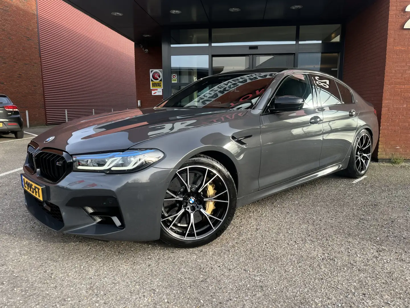 BMW M5 5-serie Competition // Laser-lights // HUD // B&W Grijs - 2