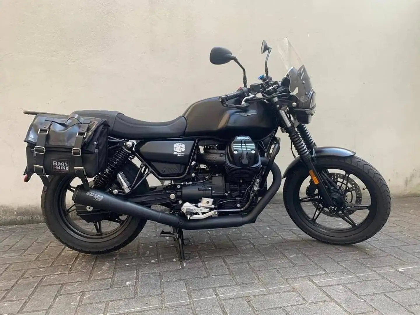 Moto Guzzi V 7 Stone Nero - 2