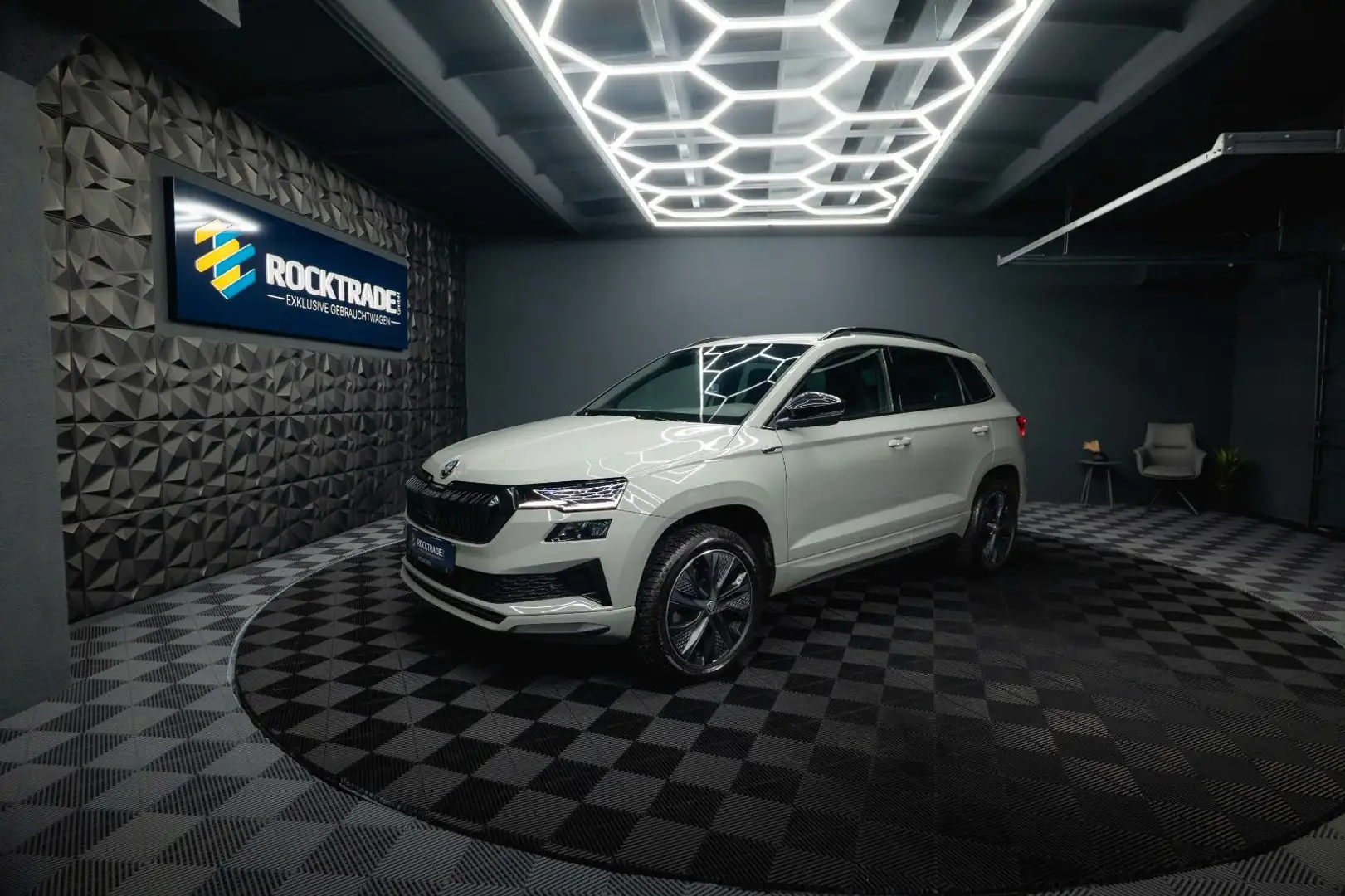 Skoda Karoq 1.5 TSI Sportline *ACC*DAB*LED*Kamera* Grau - 2