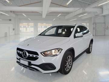 GLA 180 D AUTOMATIC BUSINESS CROSSOVER