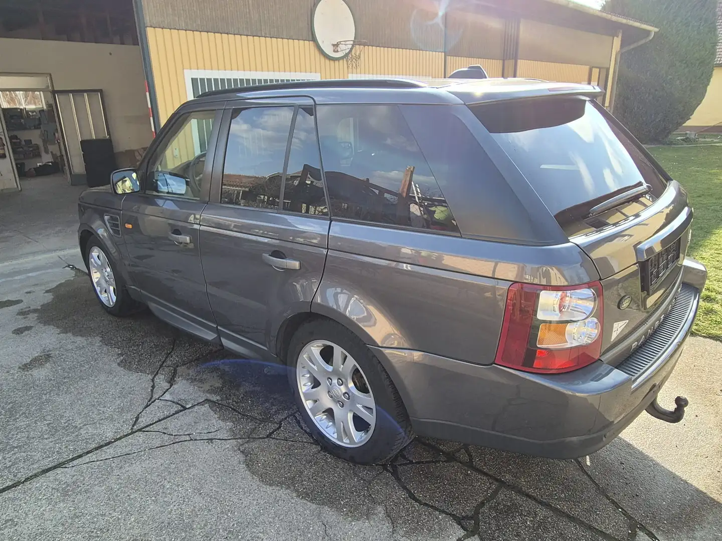 Land Rover Range Rover Sport Range Rover Sport 2,7 TdV6 HSE HSE Grau - 2