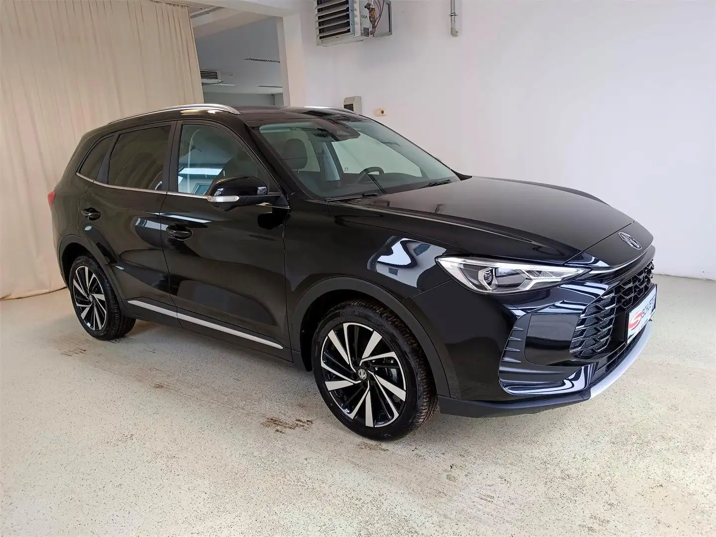 MG ZS HEV+ Hybrid Luxury Schwarz - 1