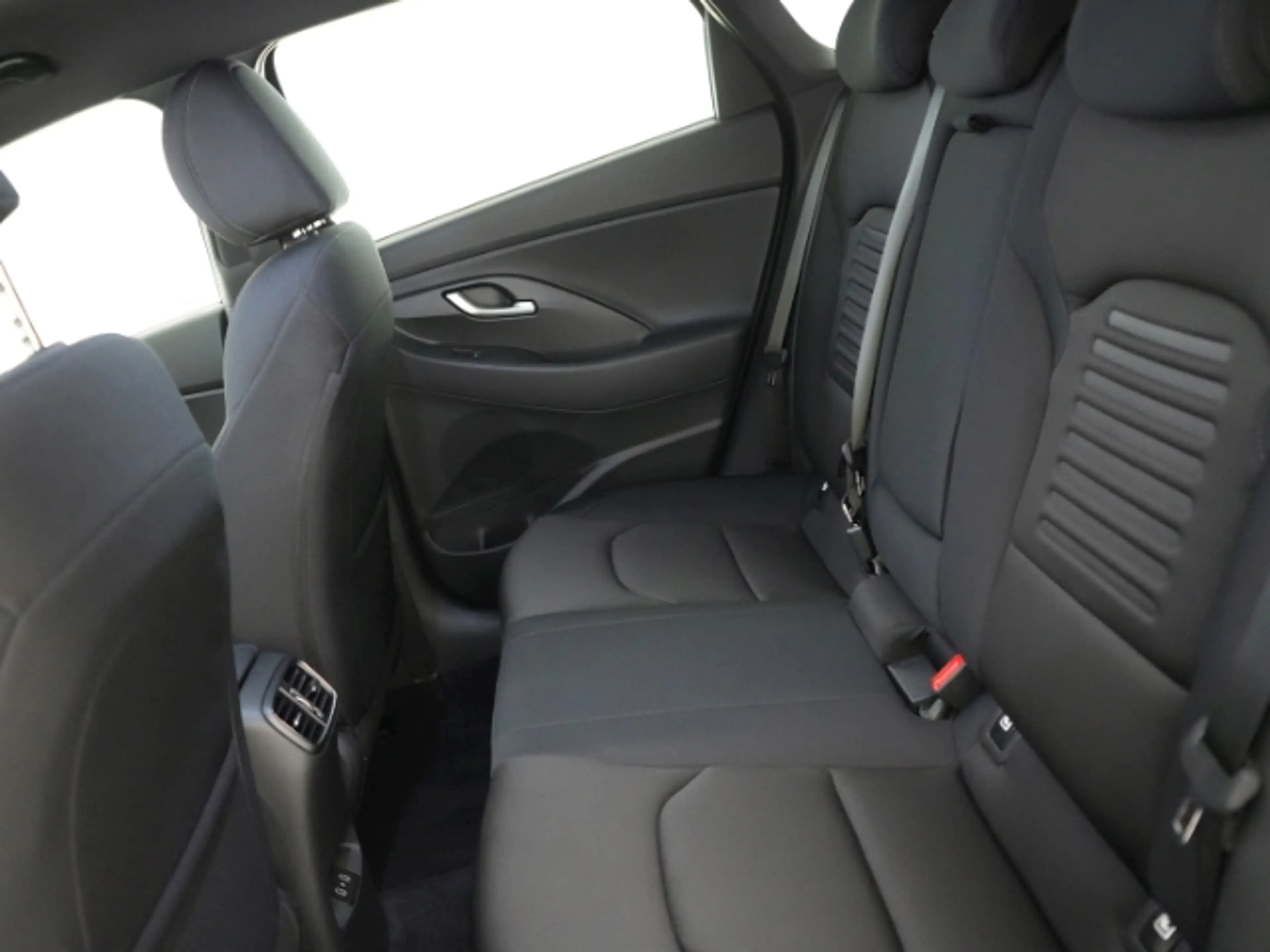 Hyundai i30 FACELIFT T-GDI ADVANTAGE 48V DCT+VOLL LED+NAVI+RÜC — photo 11