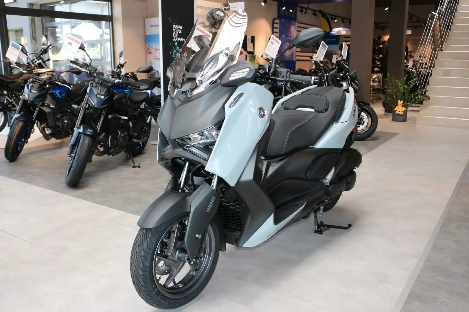 Yamaha X-Max 125 TechMax + MJ2025 Finanzierung 0,99 % Gris - 1