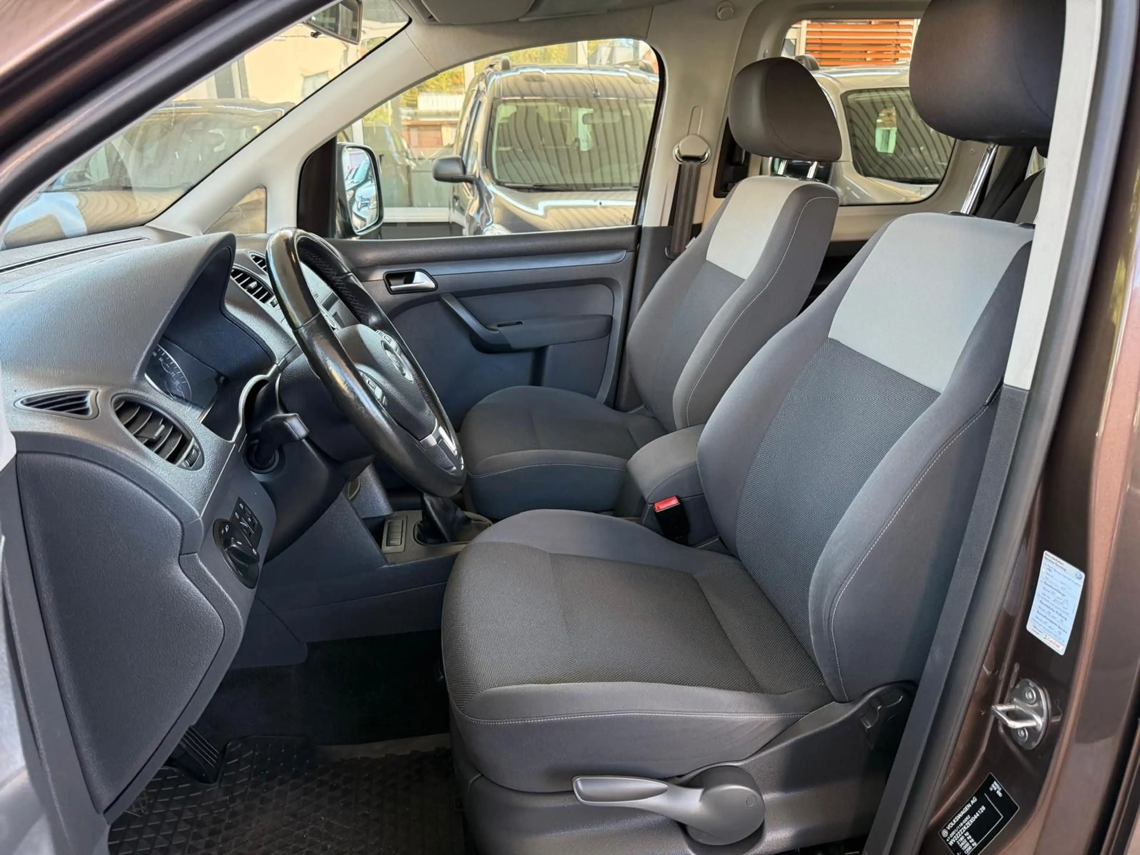 Volkswagen Caddy Kombi*1.Hand*TÜV Neu*SHZ*Klimaaut*STHZ* — photo 10