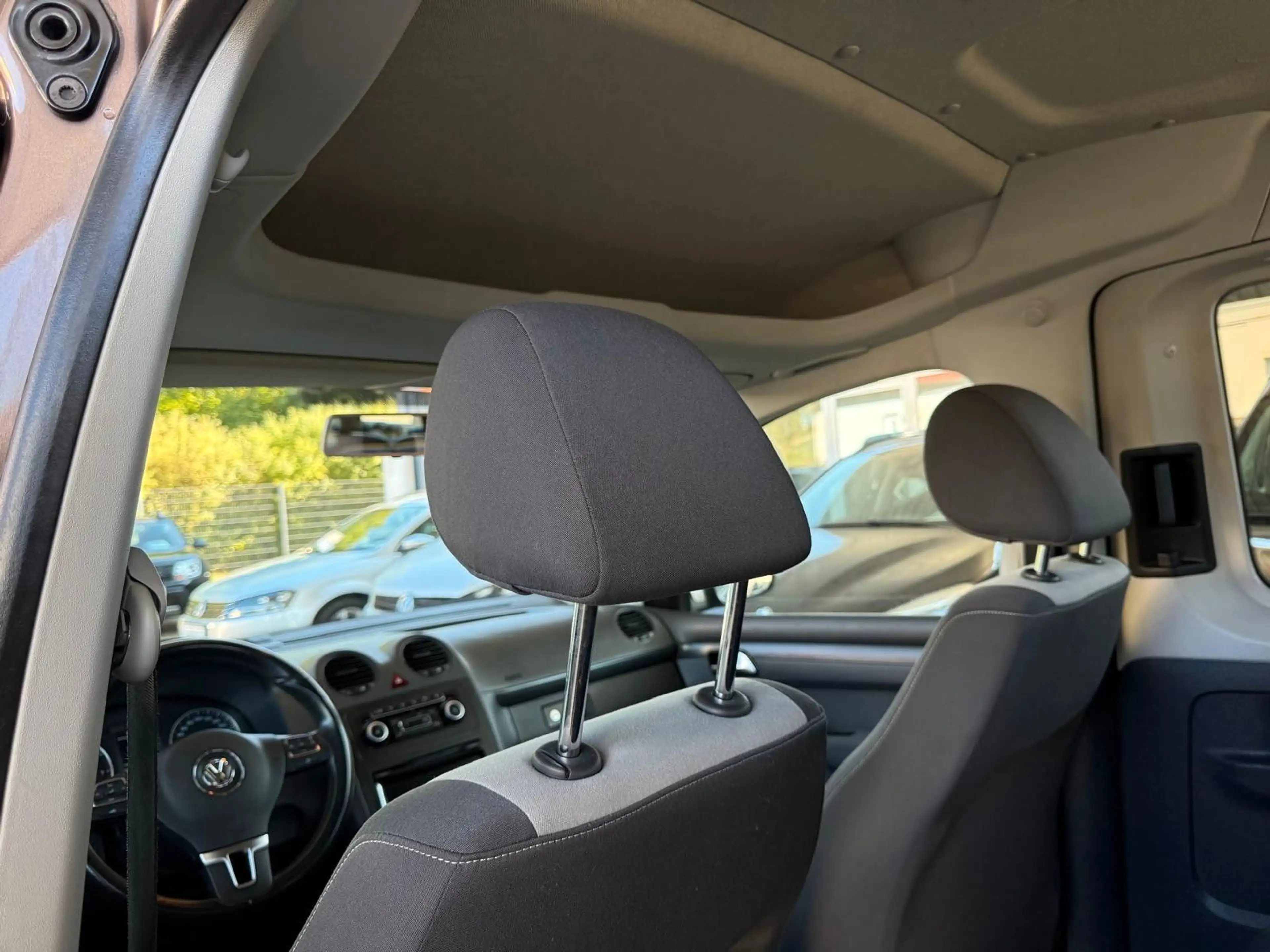Volkswagen Caddy Kombi*1.Hand*TÜV Neu*SHZ*Klimaaut*STHZ* — photo 15