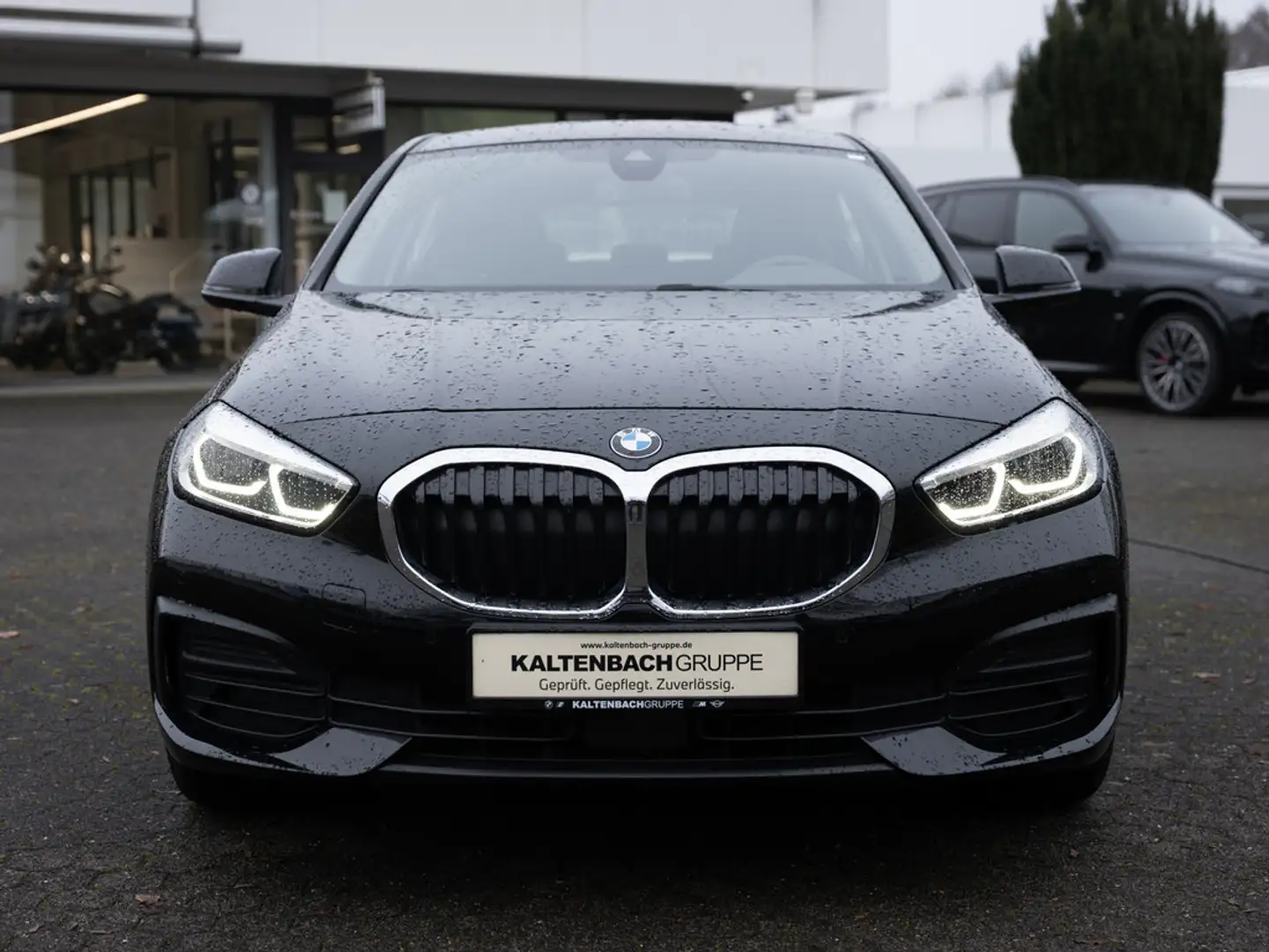 BMW 118 i Advantage LED W-LAN NAVI SITZHEIZUNG PDC Schwarz - 2