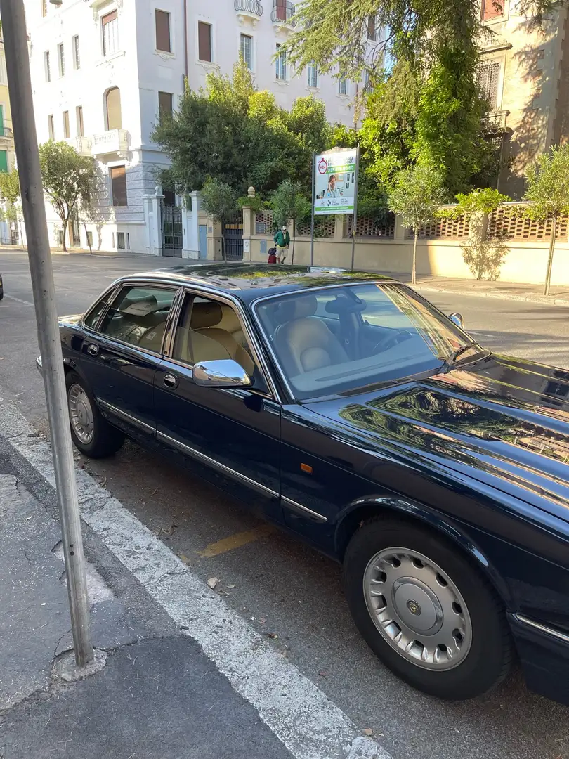 Daimler daimler v8 Azul - 1