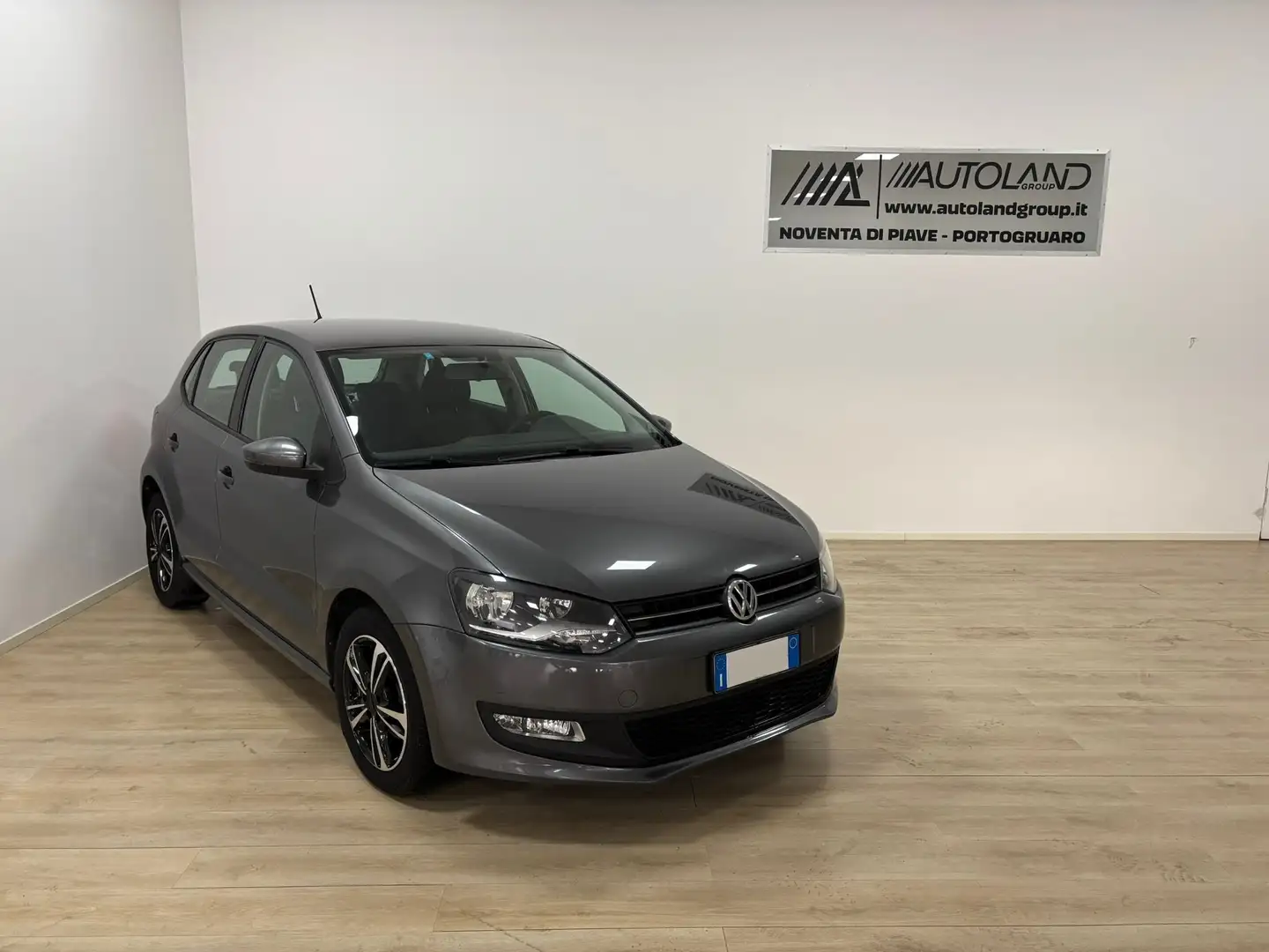 Volkswagen Polo Polo V 2009 5p 1.4 GPL Grau - 1