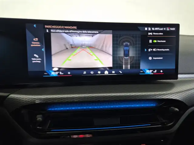 BMW 3 Series view 17