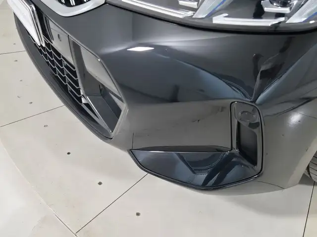 BMW 3 Series view 21