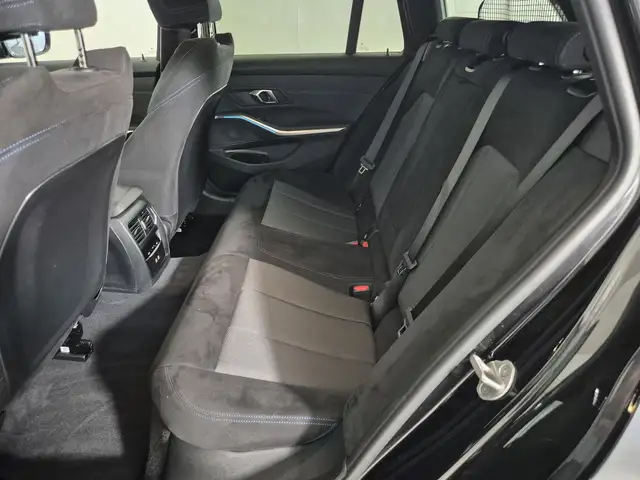BMW 3 Series view 8