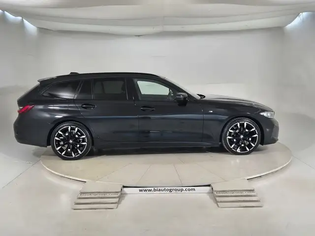 BMW 3 Series view 6