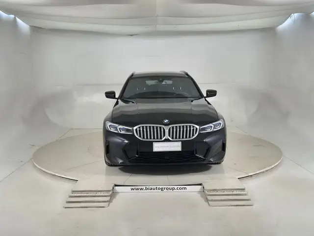 BMW 3 Series view 3