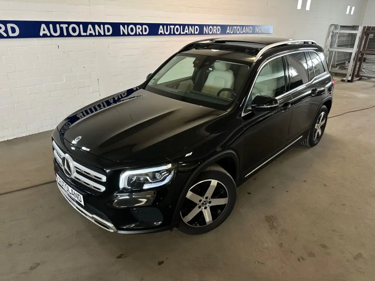 Mercedes-Benz GLB 200