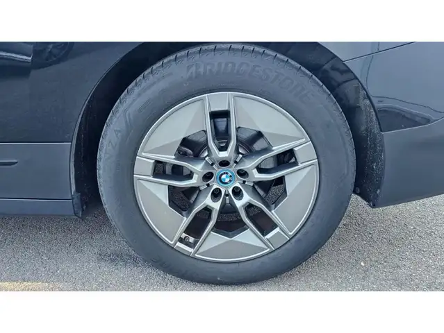 BMW Ix view 26