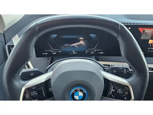BMW Ix view 5