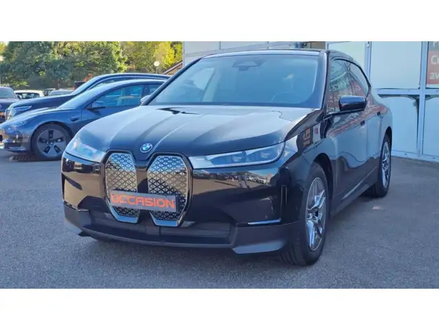 BMW Ix view 2
