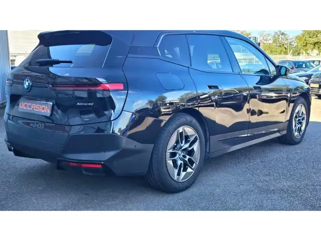 BMW Ix view 3