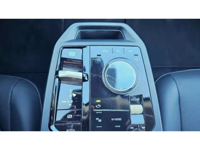 BMW Ix view 8