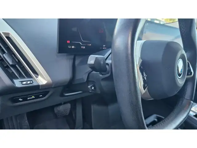 BMW Ix view 6