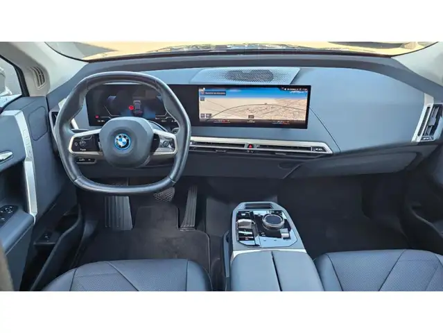 BMW Ix view 4
