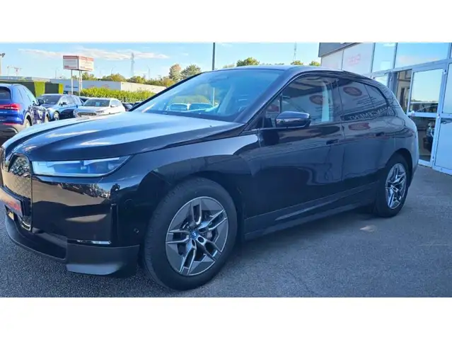 BMW Ix view 17