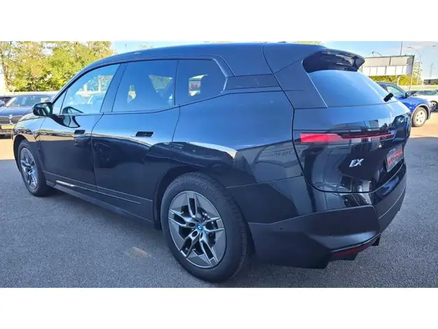 BMW Ix view 18