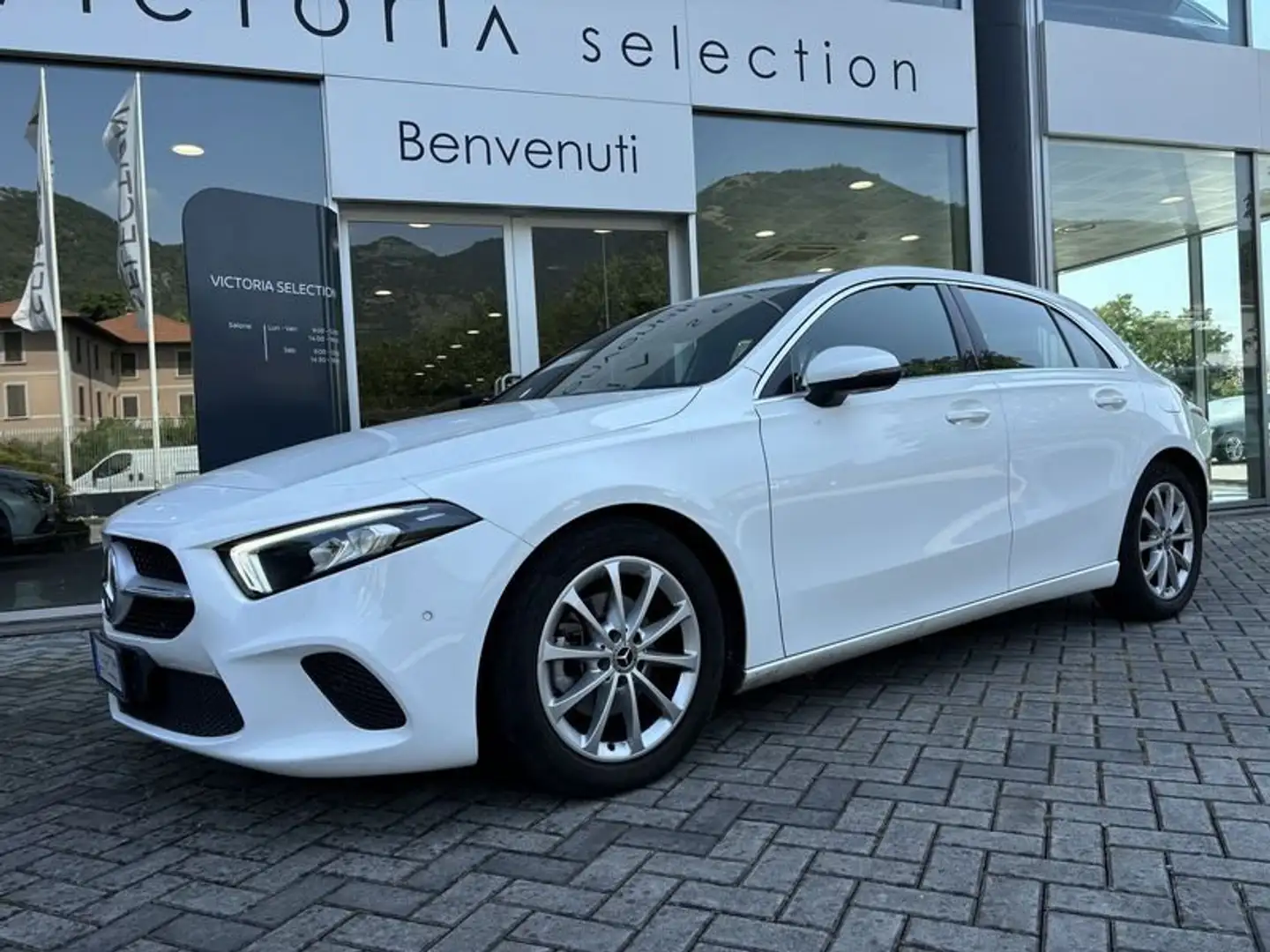 Mercedes-Benz A 180 A 180 D SPORT 116 CV C.AUTOMATICO NAVI RETROCAMER Bianco - 2