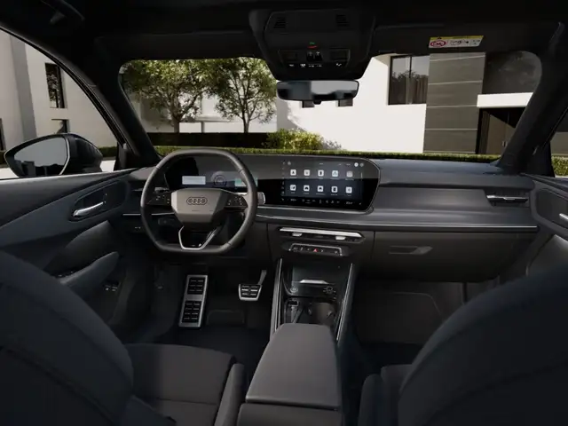 Audi Q3 view 8
