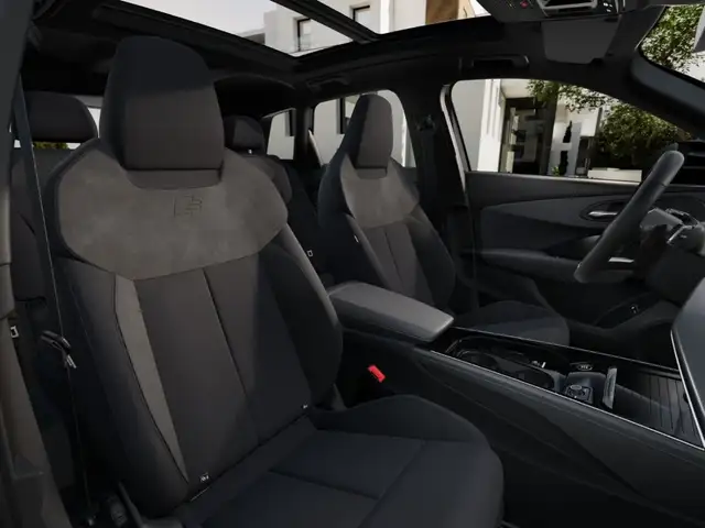 Audi Q3 view 9