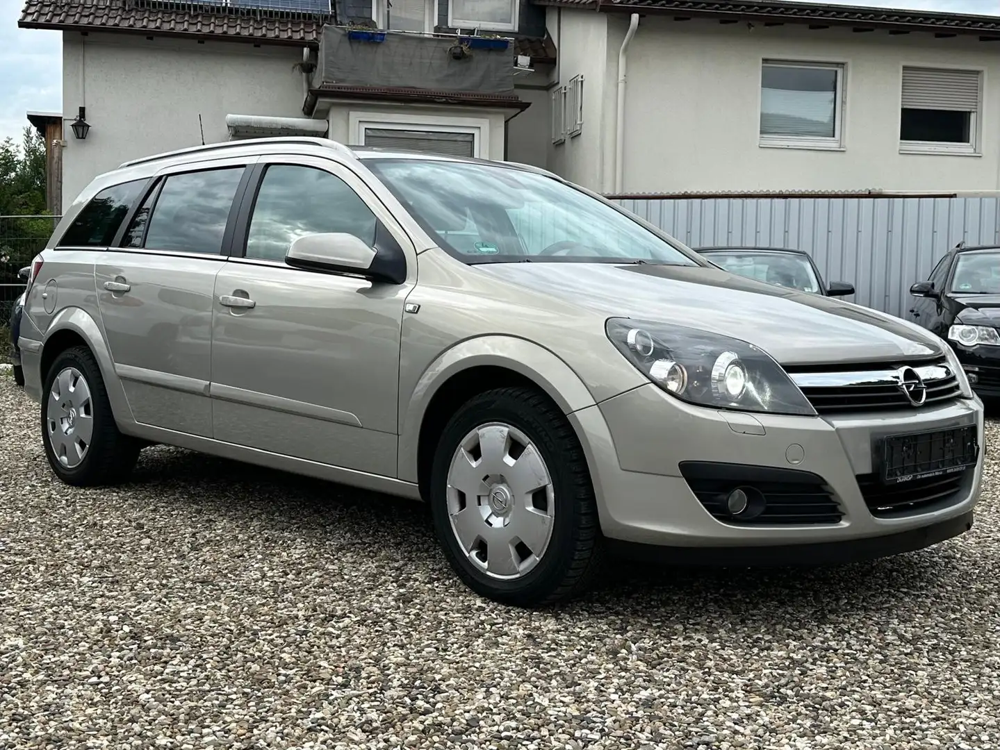 Opel Astra 1.8 Edition 1Hand Scheckheft Xenon SHZ Automatik Grau - 1