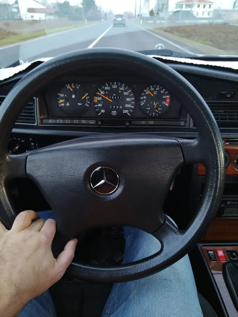 Mercedes-Benz 190 2.0 E 122cv - 2